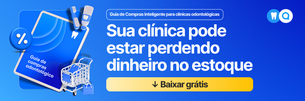 Banner azul e amarelo de marketing para odontologia com a mensagem “Sua clínica pode estar perdendo dinheiro no estoque” e opção “Baixar grátis”, com ícones de dente, compras e estoque para clínicas odontológicas.